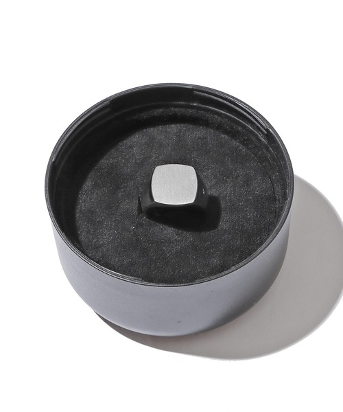 TOM WOOD（トムウッド）の「TOMWOOD/トムウッド Cushion Satin シルバー シグネットリング 指輪（リング・メンズ・シルバー・54/56/48/52/50）」の9枚目の写真