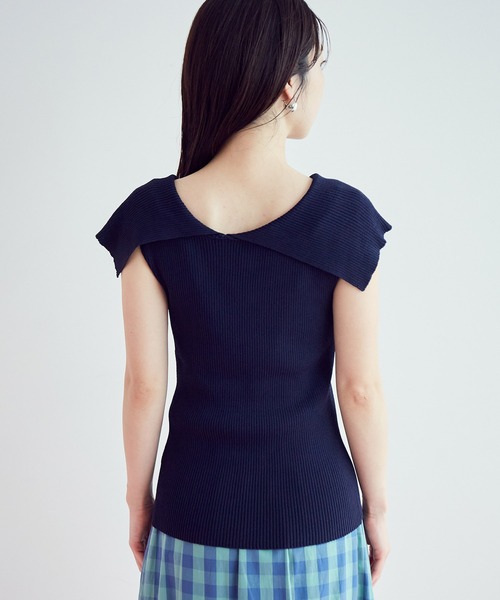 セール】アシンメトリービッグカラーノースリーブニット