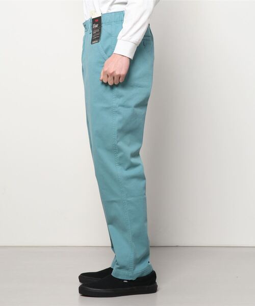 Levi's（リーバイス）の「XXCHINO イージー テーパー II BRITTANY BLUE（チノパンツ・メンズ・ブルー・S/M/L/XL）」の3枚目の写真
