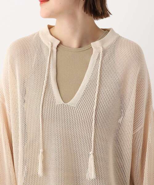 OPAQUE.CLIP(オペークドットクリップ)の「◆透かし編み スキッパーネックニット(ニット/セーター・レディース・オフホワイト/ブラック/ブルー/オレンジ系その他5・00)」の8枚目の写真