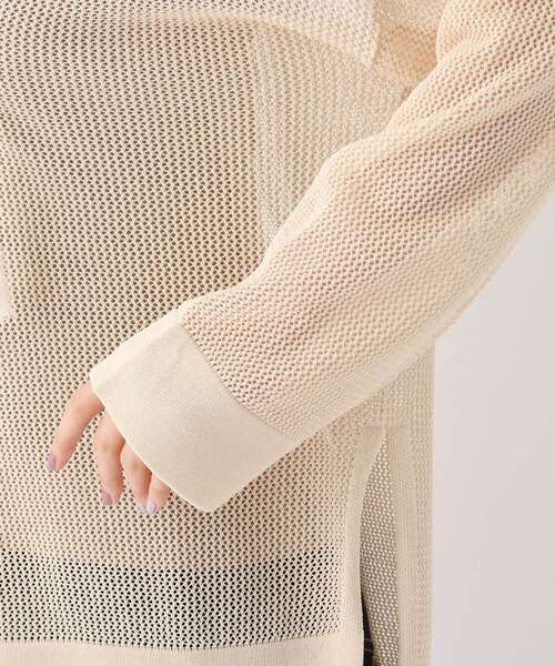 OPAQUE.CLIP(オペークドットクリップ)の「◆透かし編み スキッパーネックニット(ニット/セーター・レディース・オフホワイト/ブラック/ブルー/オレンジ系その他5・00)」の16枚目の写真