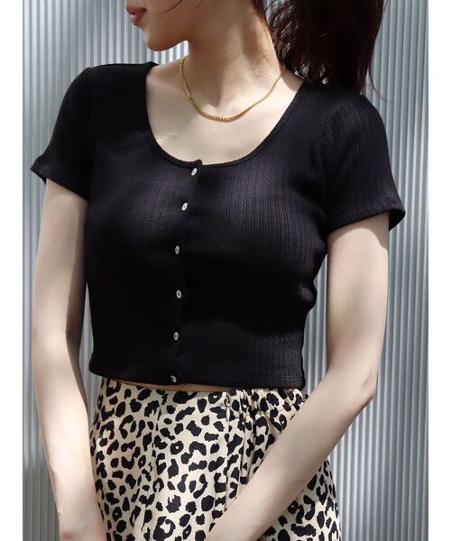 EVRIS（エヴリス）の「フロントボタンショートTEE（Tシャツ/カットソー・レディース・ホワイト/ブラック/パープル/グリーン・FREE）」の2枚目の写真