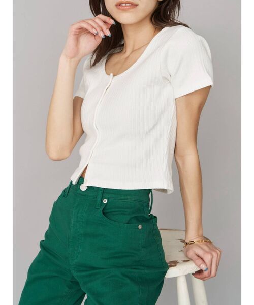 EVRIS（エヴリス）の「フロントボタンショートTEE（Tシャツ/カットソー・レディース・ホワイト/ブラック/パープル/グリーン・FREE）」の5枚目の写真