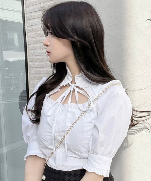 TITTY&CO.（ティティーアンドコー）の「【TITTY&CO.】デコルテフリルリボンタイ5分袖シャツ（シャツ/ブラウス・レディース・ホワイト/ブラック・FREE）」の4枚目の写真