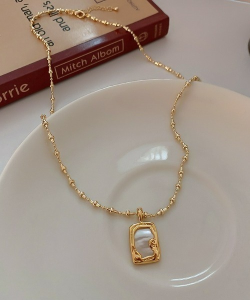 LAC-VERT（ラック・ヴェール）の「スクエアシェルネックレス（ネックレス・レディース・ゴールド・FREE）」の6枚目の写真