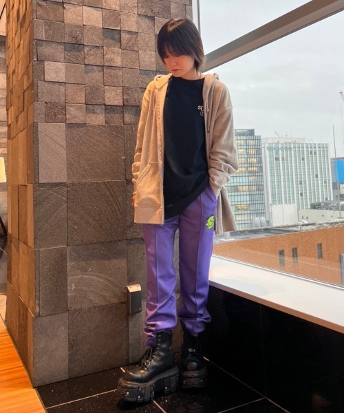 Candy Stripper（キャンディストリッパー）の「DISTORTED SMILE TRACK パンツ（その他パンツ・レディース・ブラック/パープル/ライトブルー・2）」の22枚目の写真