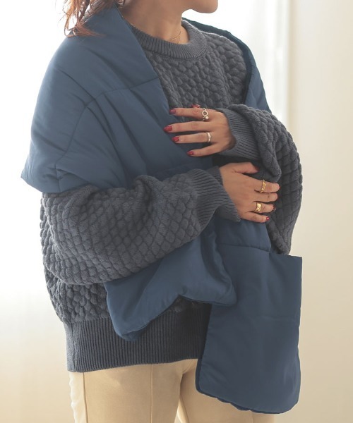 DONOBAN（ドノバン）の「つつみ込むライトストール（ストール/ショール・レディース・ベージュ/チャコール/ネイビー・F）」の3枚目の写真