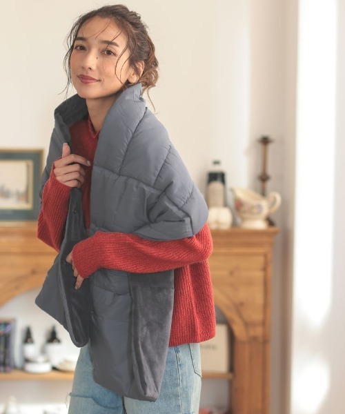 DONOBAN（ドノバン）の「つつみ込むライトストール（ストール/ショール・レディース・ベージュ/チャコール/ネイビー・F）」の4枚目の写真