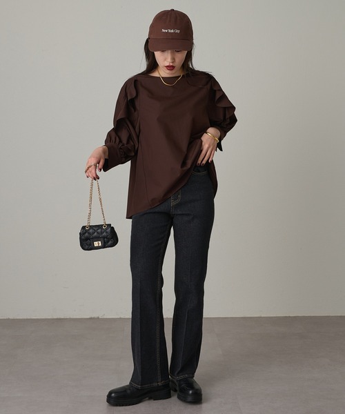 LOUNGEDRESS(ラウンジドレス)の「フレアデニムパンツ(デニムパンツ・レディース・ブラック・23/24/25)」の5枚目の写真