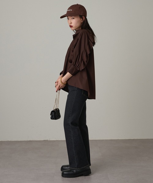 LOUNGEDRESS(ラウンジドレス)の「フレアデニムパンツ(デニムパンツ・レディース・ブラック・23/24/25)」の6枚目の写真