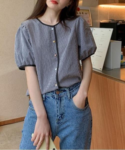 ibeul_(イベール)の「チェックパフスリーブトップス(Tシャツ/カットソー・レディース・ネイビー/ブラック・M/L)」の2枚目の写真