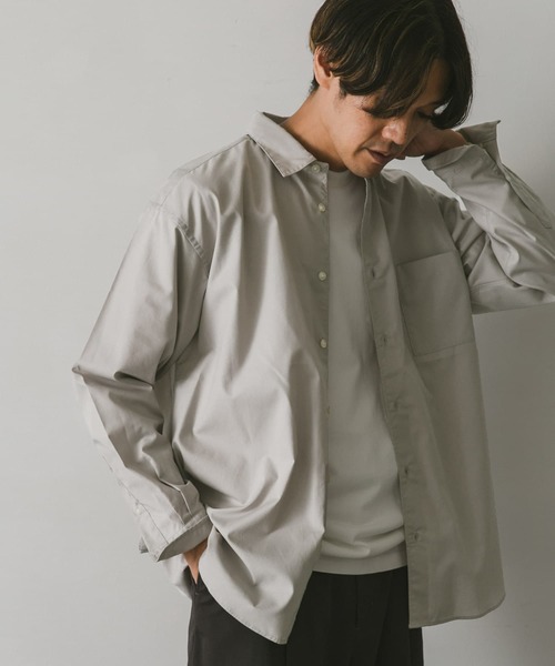 URBAN RESEARCH DOORS(アーバンリサーチドアーズ)の「コットンポプリンレギュラーカラーシャツ(シャツ/ブラウス・メンズ・グレー/ネイビー/バーガンディー・MEDIUM/LARGE)」の2枚目の写真