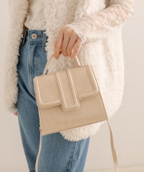 OLIVE des OLIVE（オリーブデオリーブ）の「エンボストリミングバッグ（ショルダーバッグ・レディース・ダークブラウン/ピンク/アイボリー・FREE）」の2枚目の写真