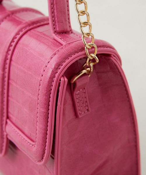 OLIVE des OLIVE（オリーブデオリーブ）の「エンボストリミングバッグ（ショルダーバッグ・レディース・ダークブラウン/ピンク/アイボリー・FREE）」の5枚目の写真