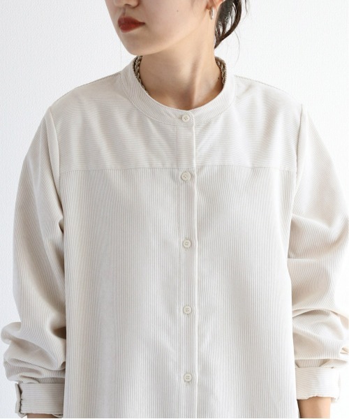 cepo（セポ）の「コーデュロイ バンドカラーギャザーワンピース（シャツワンピース・レディース・オフホワイト/ピンク/チャコール・M）」の5枚目の写真