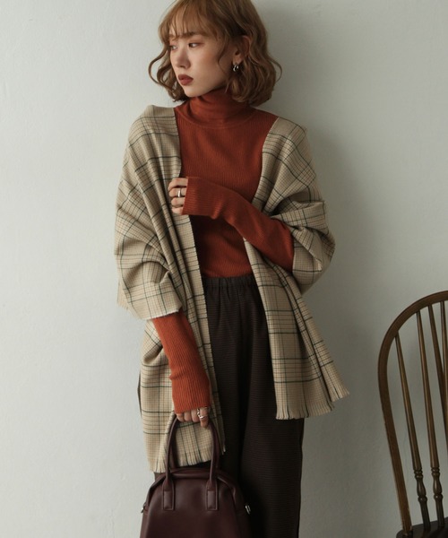 Chillfar(チルファー)の「カラーハイネックニット(ニット/セーター・レディース・ブラック/ブラウン/レッド/ピンク/イエロー/オレンジ/ブルー/グリーン/アイボリー/グレー・FREE)」の4枚目の写真