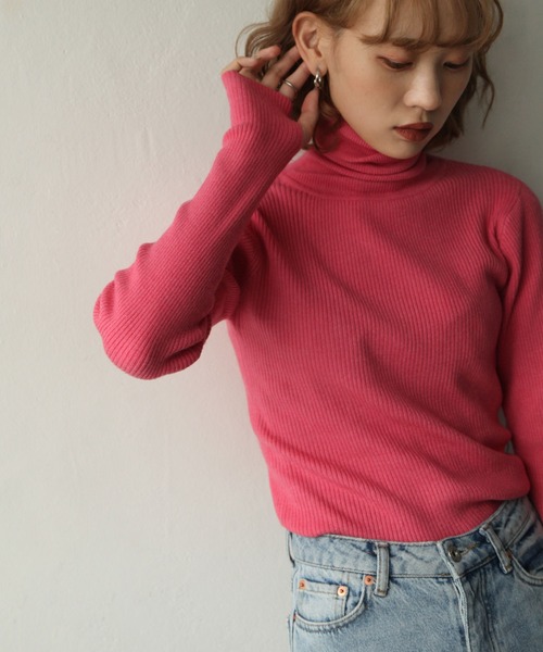 Chillfar(チルファー)の「カラーハイネックニット(ニット/セーター・レディース・ブラック/ブラウン/レッド/ピンク/イエロー/オレンジ/ブルー/グリーン/アイボリー/グレー・FREE)」の8枚目の写真