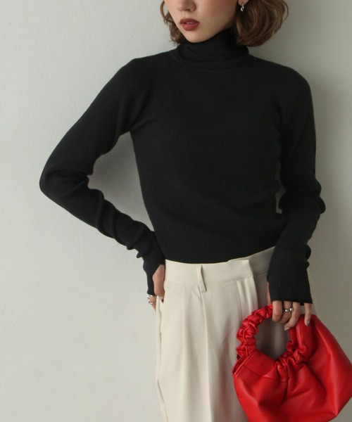 Chillfar(チルファー)の「カラーハイネックニット(ニット/セーター・レディース・ブラック/ブラウン/レッド/ピンク/イエロー/オレンジ/ブルー/グリーン/アイボリー/グレー・FREE)」の3枚目の写真