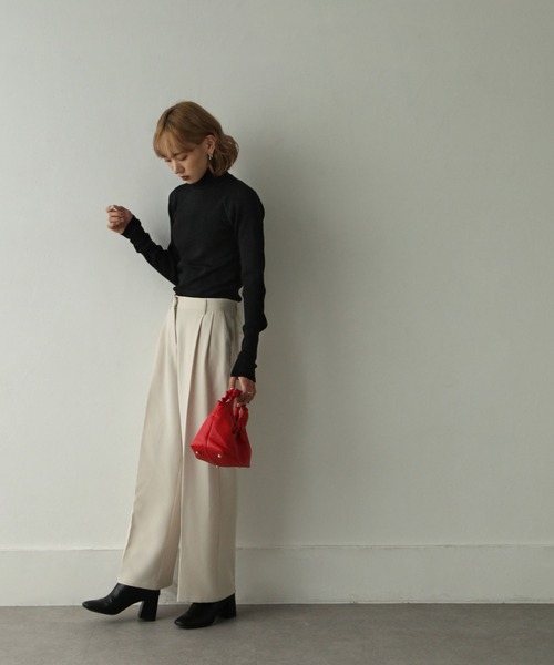 Chillfar(チルファー)の「カラーハイネックニット(ニット/セーター・レディース・ブラック/ブラウン/レッド/ピンク/イエロー/オレンジ/ブルー/グリーン/アイボリー/グレー・FREE)」の12枚目の写真