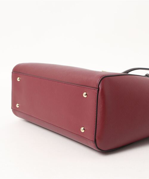 & chouette（アンドシュエット）の「アイコンチャーム A4トートバッグ（トートバッグ・レディース・ワインレッド/ピンク/グレイッシュベージュ/ブラウン・FREE）」の5枚目の写真