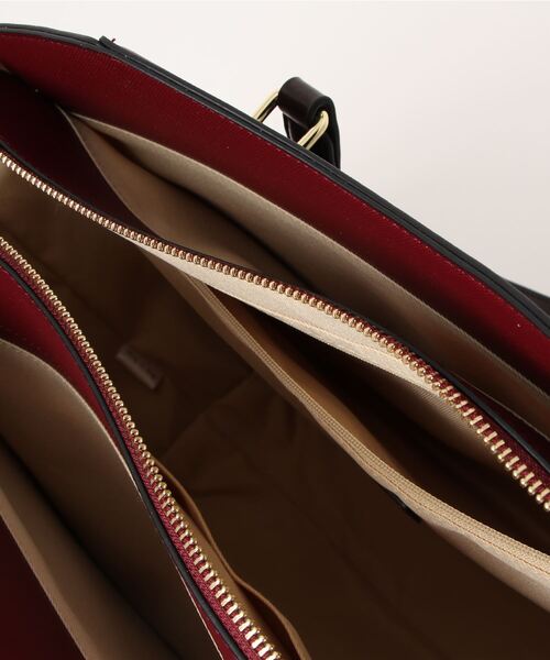 & chouette（アンドシュエット）の「アイコンチャーム A4トートバッグ（トートバッグ・レディース・ワインレッド/ピンク/グレイッシュベージュ/ブラウン・FREE）」の7枚目の写真