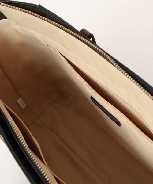 & chouette（アンドシュエット）の「アイコンチャーム A4トートバッグ（トートバッグ・レディース・ワインレッド/ピンク/グレイッシュベージュ/ブラウン・FREE）」の10枚目の写真