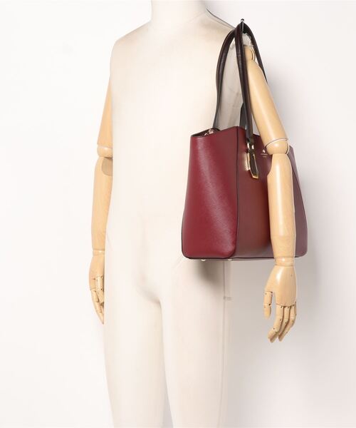 & chouette（アンドシュエット）の「アイコンチャーム A4トートバッグ（トートバッグ・レディース・ワインレッド/ピンク/グレイッシュベージュ/ブラウン・FREE）」の11枚目の写真