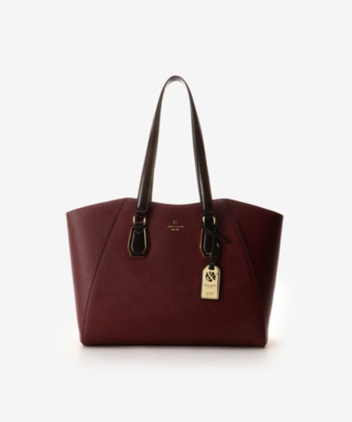 & chouette（アンドシュエット）の「アイコンチャーム A4トートバッグ（トートバッグ・レディース・ワインレッド/ピンク/グレイッシュベージュ/ブラウン・FREE）」の4枚目の写真