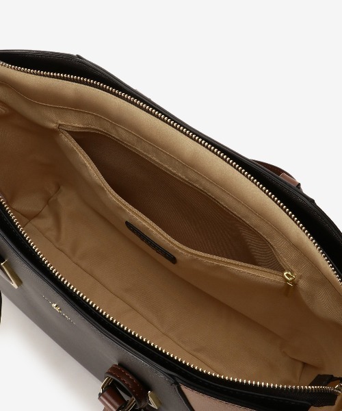 & chouette（アンドシュエット）の「アイコンチャーム A4トートバッグ（トートバッグ・レディース・ワインレッド/ピンク/グレイッシュベージュ/ブラウン・FREE）」の17枚目の写真