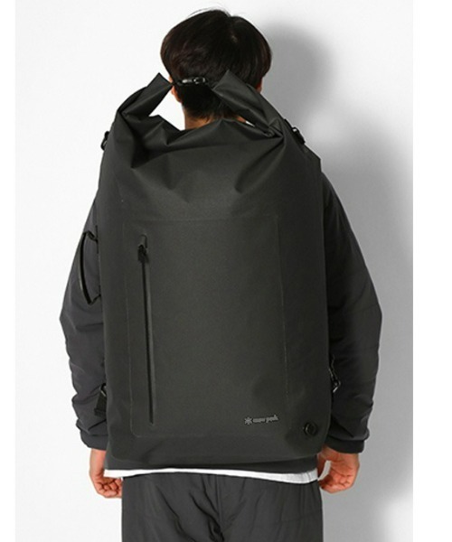 Snow Peak（スノーピーク）の「4Way Dry Bag L（バックパック/リュック・メンズ・ブラック・LARGE）」の4枚目の写真