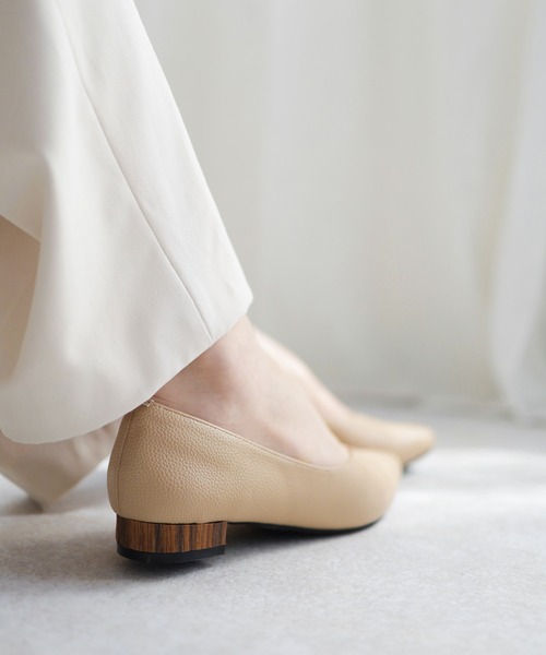 SESTO（セスト）の「立体クッションインソールのVカット美脚ウッドヒールパンプス（パンプス・レディース・ベージュ/ブラウン/アイボリー/ブラック・22.5cm/23.0cm/23.5cm/24.0cm/24.5cm/25.0cm）」の13枚目の写真