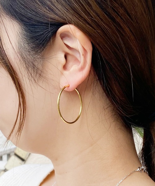 MARIA BLACK(マリアブラック)の「MARIA BLACK/マリアブラック Senorita 35 Hoop PAIR ピアス(ピアス(両耳用)・レディース・ゴールド・FREE)」の11枚目の写真