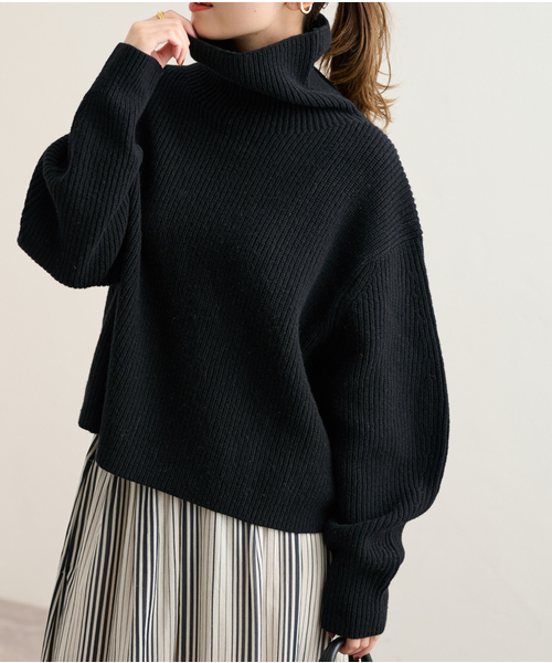 JOURNAL STANDARD(ジャーナルスタンダード)の「クロップドハイネックアゼプルオーバー(ニット/セーター・レディース・ブラック/ブラウン/ラベンダー・FREE)」の2枚目の写真