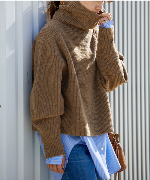 JOURNAL STANDARD(ジャーナルスタンダード)の「クロップドハイネックアゼプルオーバー(ニット/セーター・レディース・ブラック/ブラウン/ラベンダー・FREE)」の4枚目の写真