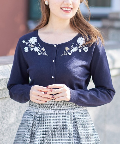 tocco closet（トッコ クローゼット）の「立体フラワー刺繍