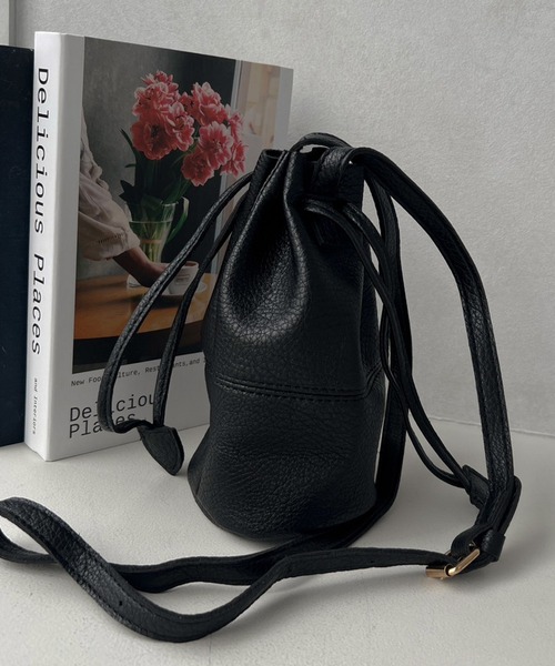 apres jour mignon（アプレジュールミニョン）の「【apresjour mignon×ARIAZ】ミニ巾着バッグ（ショルダーバッグ・レディース・キャメル/ブラック/ライトベージュ・ONESIZE）」の4枚目の写真