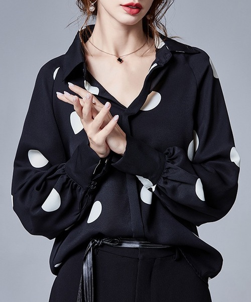 MAISON BREEZE(メゾンブリーズ)の「【MAISON BREEZE】ビッグドットとろみシャツ KNF(シャツ/ブラウス・レディース・ブラック/ホワイト・FREE)」の1枚目の写真