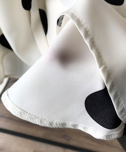 MAISON BREEZE(メゾンブリーズ)の「【MAISON BREEZE】ビッグドットとろみシャツ KNF(シャツ/ブラウス・レディース・ブラック/ホワイト・FREE)」の9枚目の写真