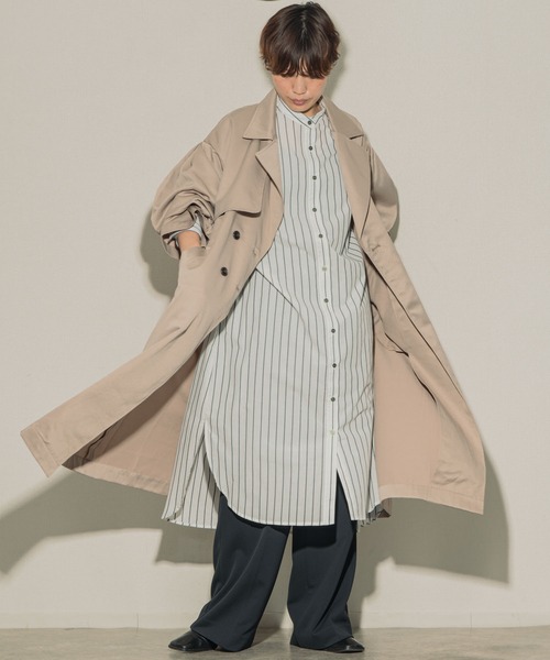 ottilie（オティーリエ）の「ottilie ボリュームスリーブトレンチ（トレンチコート・レディース・グレイッシュベージュ/ベージュ/アイボリー・FREE）」の3枚目の写真