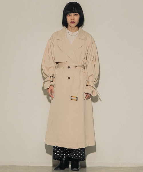 ottilie（オティーリエ）の「ottilie ボリュームスリーブトレンチ（トレンチコート・レディース・グレイッシュベージュ/ベージュ/アイボリー・FREE）」の9枚目の写真