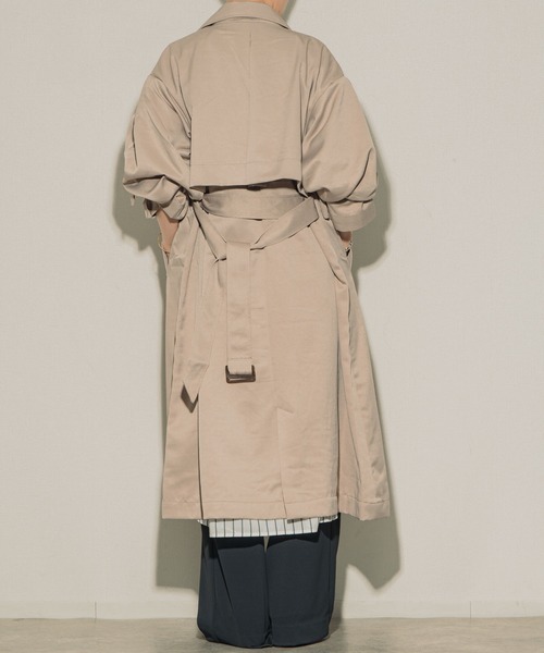 ottilie（オティーリエ）の「ottilie ボリュームスリーブトレンチ（トレンチコート・レディース・グレイッシュベージュ/ベージュ/アイボリー・FREE）」の17枚目の写真