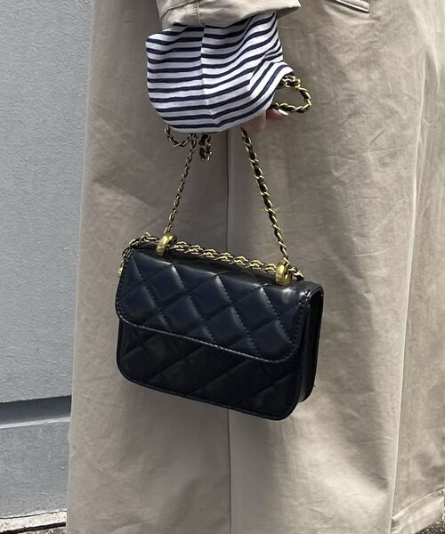 fredy emue(フレディエミュ)の「キルトスクエアミニポシェット(ショルダーバッグ・レディース・オフホワイト/ブラック・FREE)」の11枚目の写真