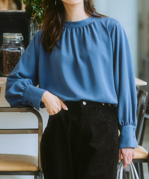 7days Life Styling（セブンデイズライフスタイリング）の「【とろみ素材】バルーンスリーブブラウス（シャツ/ブラウス・レディース・ブルー/キナリ/ブラック/キャメル/ピンク系/ボルドー/オフホワイト・LL/S/M/L/3L）」の4枚目の写真