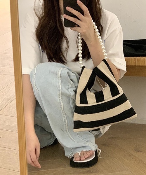 wears(ウェアーズ)の「パールショルダーデザインバッグ(ショルダーバッグ・レディース・ブラック・FREE)」の1枚目の写真