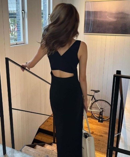 ACYM(アシーム)の「Back open cross ワンピース(ワンピース・レディース・ブラック/ベージュ/ピンク/カーキ・FREE)」の2枚目の写真