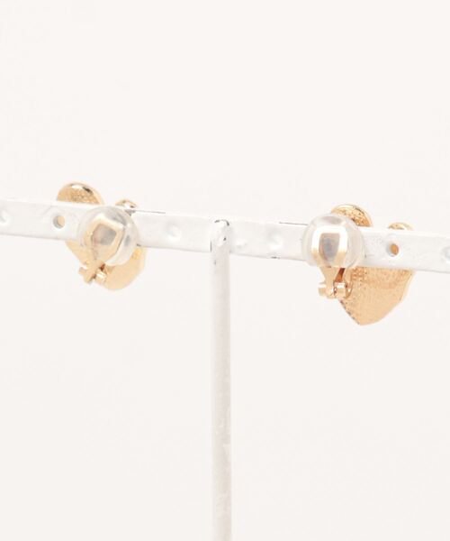 TIMELESS&THREE(タイムレスアンドスリー)の「ハートマーブルイヤリング(イヤリング・レディース・ホワイト/ピンク・FREE)」の3枚目の写真