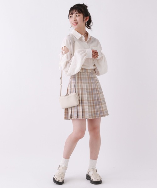 repipi armario（レピピ アルマリオ）の「ハイウエストプリーツスカート（スカート・キッズ・グリーン系その他/ブルー系その他/ベージュ系その他/ブラック/アイボリー系/ブラウン系その他/ブルー系その他2/イエロー系その他/アイボリー系2/グレー系その他/アイボリー系3/ブルー系その他5/ブルー系その他4/ブルー系その他3/グレー系その他2・SMALL/LARGE/MEDIUM）」の18枚目の写真