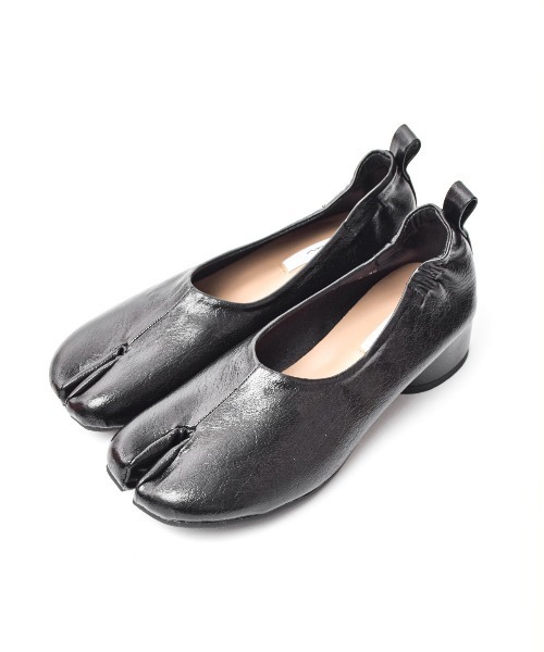 tukn.（トゥクン）の「トゥクン 足袋トゥ ヒールパンプス  / 柔らかい履き心地（パンプス・レディース・ブラック/アイボリー/ブラウン・22.5cm/23.0cm/23.5cm/24.5cm/24.0cm）」の4枚目の写真