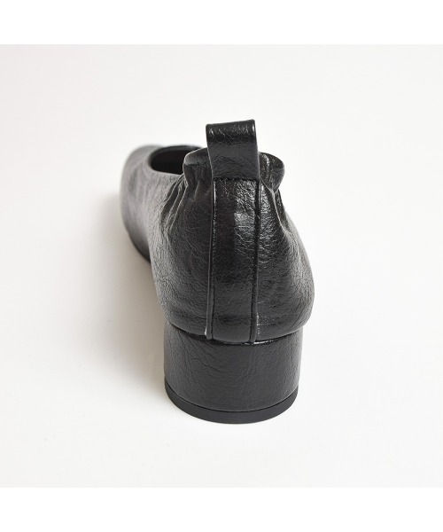 tukn.（トゥクン）の「トゥクン 足袋トゥ ヒールパンプス  / 柔らかい履き心地（パンプス・レディース・ブラック/アイボリー/ブラウン・22.5cm/23.0cm/23.5cm/24.5cm/24.0cm）」の10枚目の写真