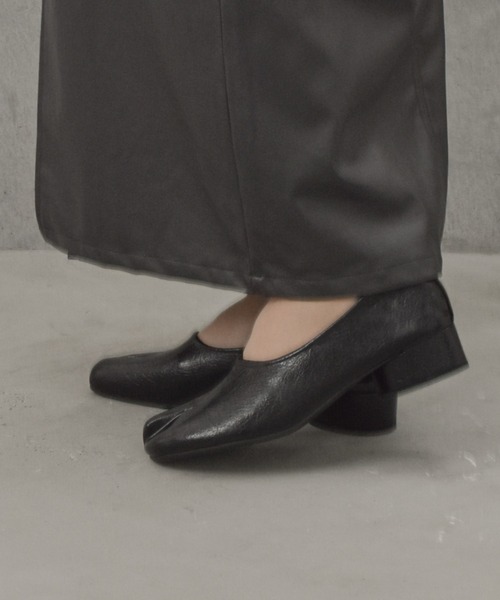 tukn.（トゥクン）の「トゥクン 足袋トゥ ヒールパンプス  / 柔らかい履き心地（パンプス・レディース・ブラック/アイボリー/ブラウン・22.5cm/23.0cm/23.5cm/24.5cm/24.0cm）」の21枚目の写真